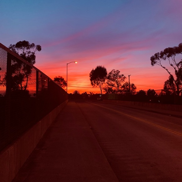 Victoria’s Secret coral yoga pants - Picture 10 of 11